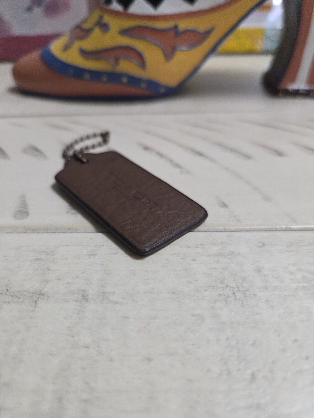 COACH Brown Leather HangTag, EUC - Picture 8 of 8
